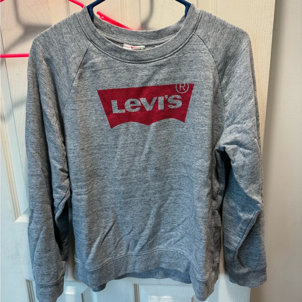 Levi’s crew neck
